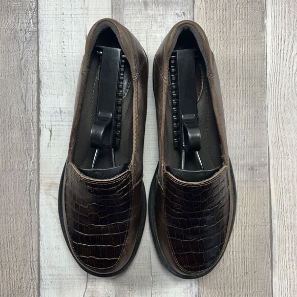 Clarks Women's Artisan Slip On Leather Loafer Shoes Croc Print Brown Size 6 M - Picture 5 of 15